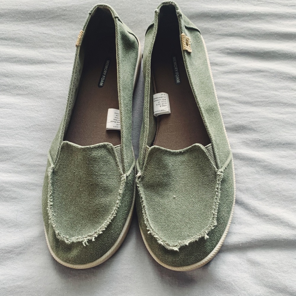 Time and Tru, Size 8, army green